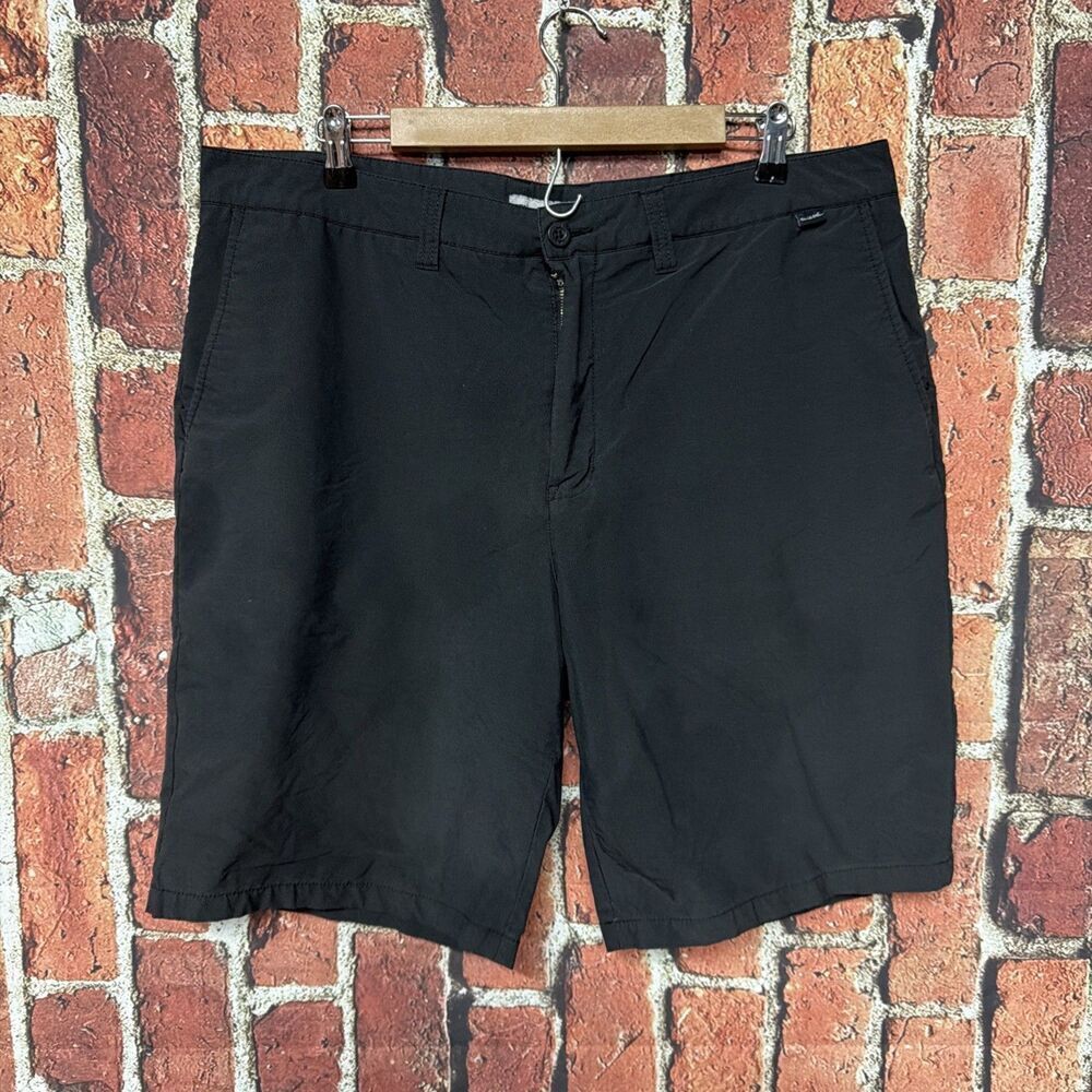 Travis Mathew Golf Shorts Mens 40 Black Performance Stretch